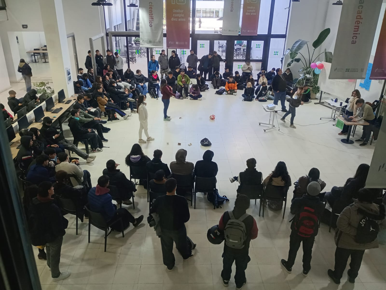 Clase viva de simulación de ejercicios con Pilas Bloques